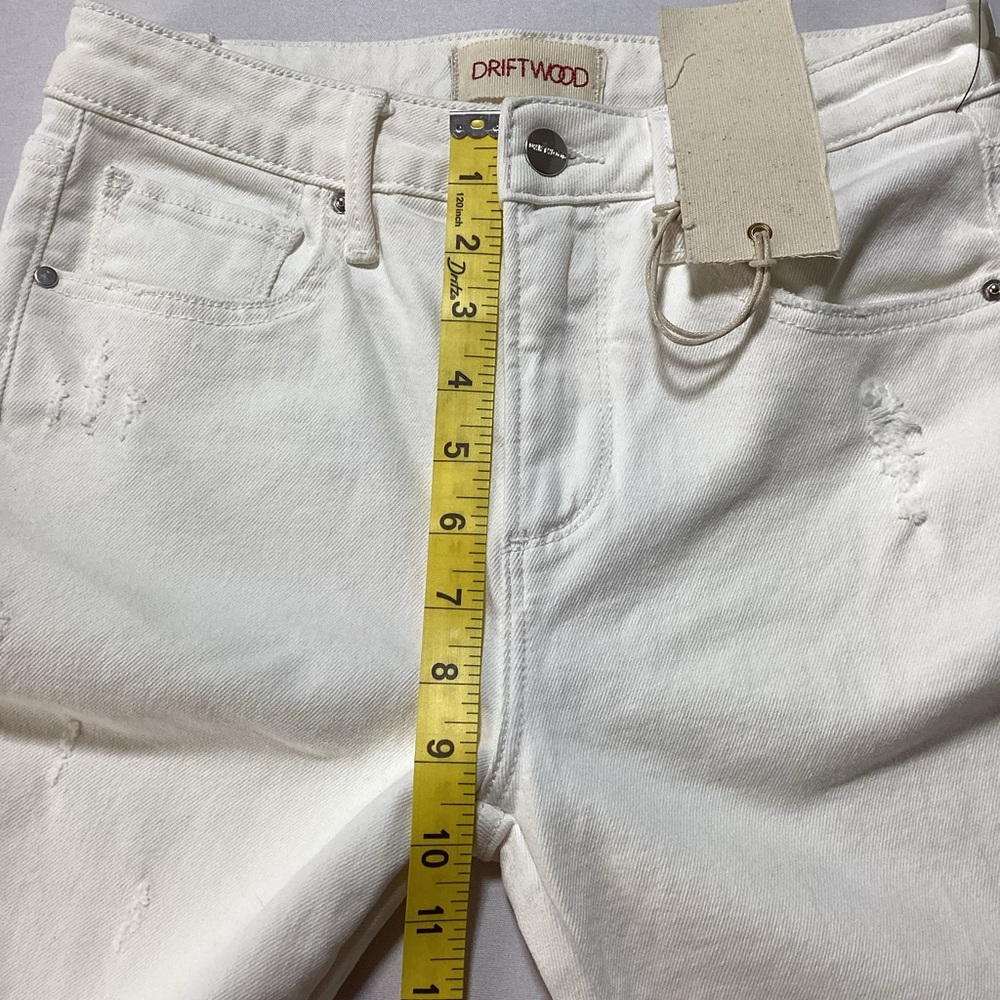 DRIFTWOOD Gizelle White Distressed Jeans with Floral Embroidery - Picture 11 of 15